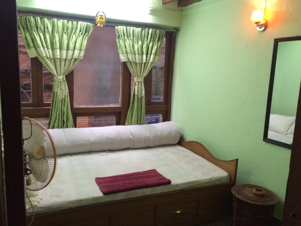 Ajima Guest House Bhatgoan エクステリア 写真